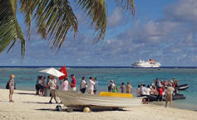 Aboard Hapag-Lloyd MS HANSEATIC: Cook Islands