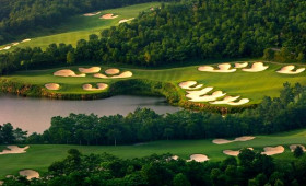 Novotel Vines Resort Golf Club and China’s Mission Hill Golf Club Sign Reciprocal Agreement