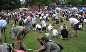 Struth! Get a wriggle on! World worm championships